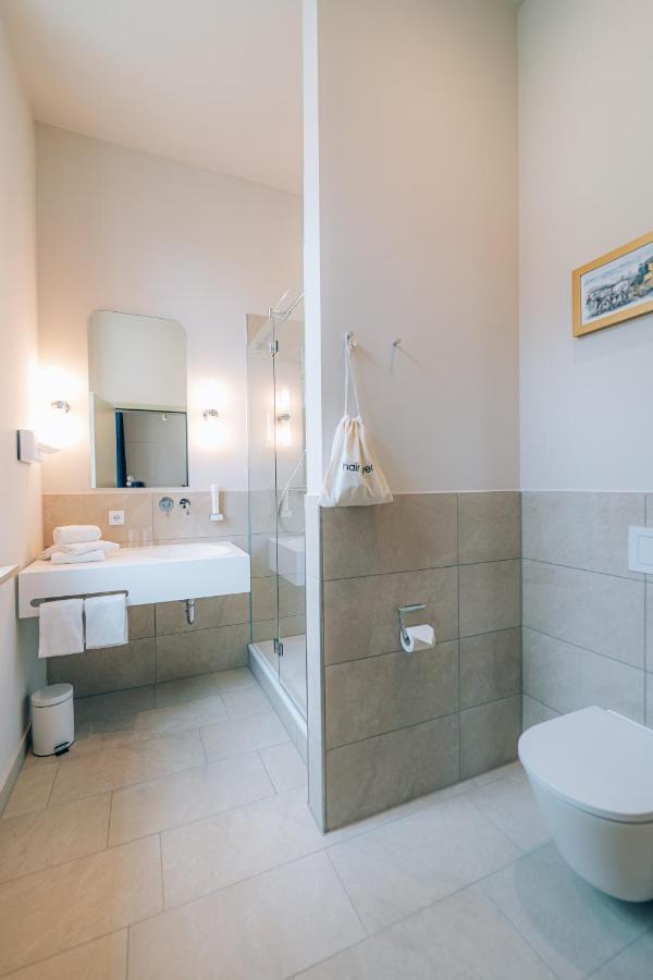 Hotel Amalia - Boutique Hotel Ландсхут Экстерьер фото